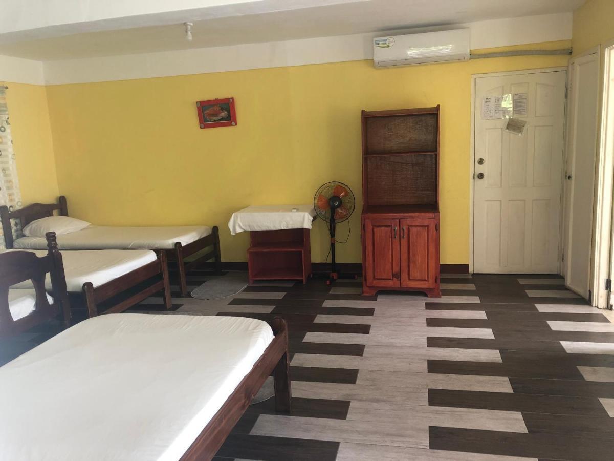 Sea World Vacation Home Roseau Bagian luar foto